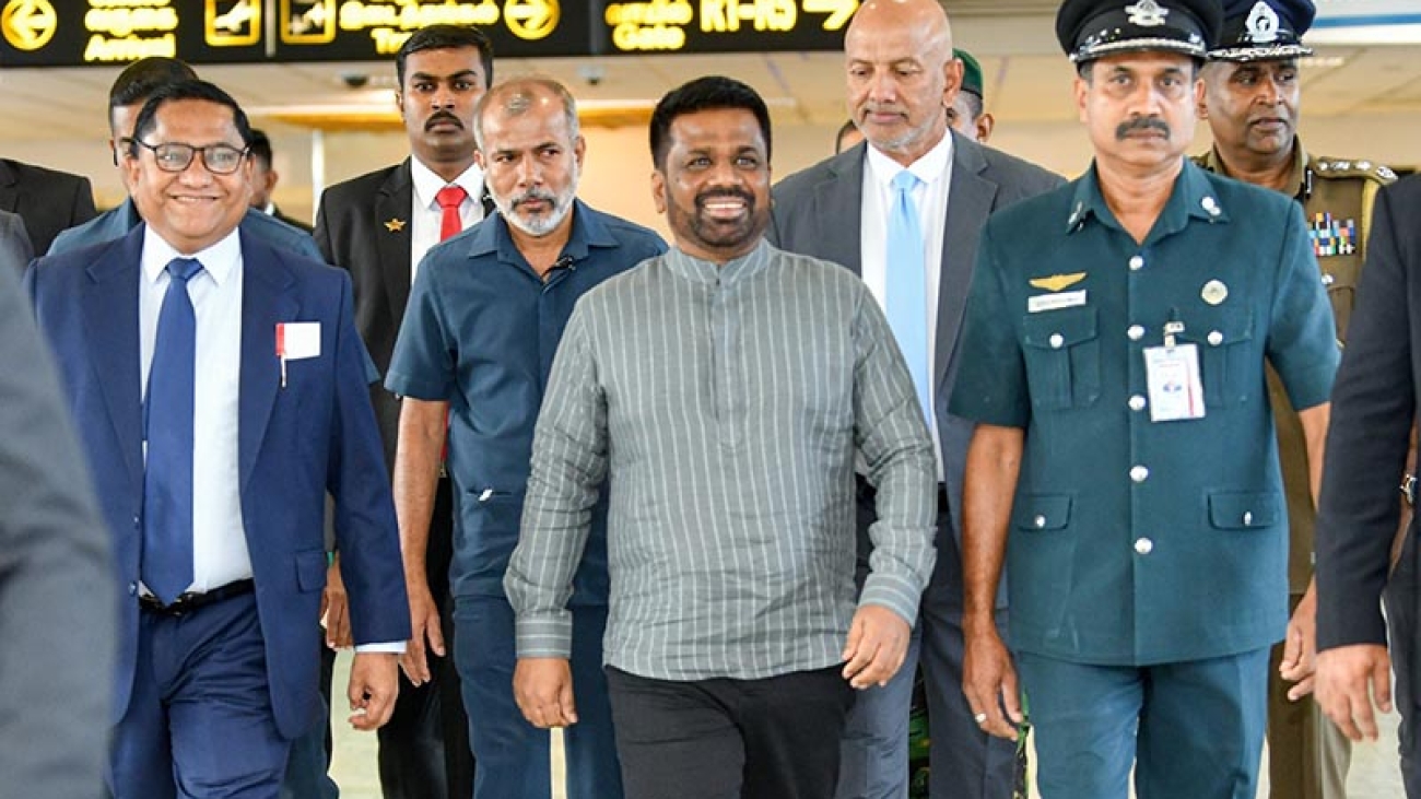 මාලදිවයින පිටත්වීම